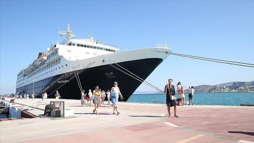 قوش آداسي التركية تستعد لاستقبال سفن سياحية عملاقة